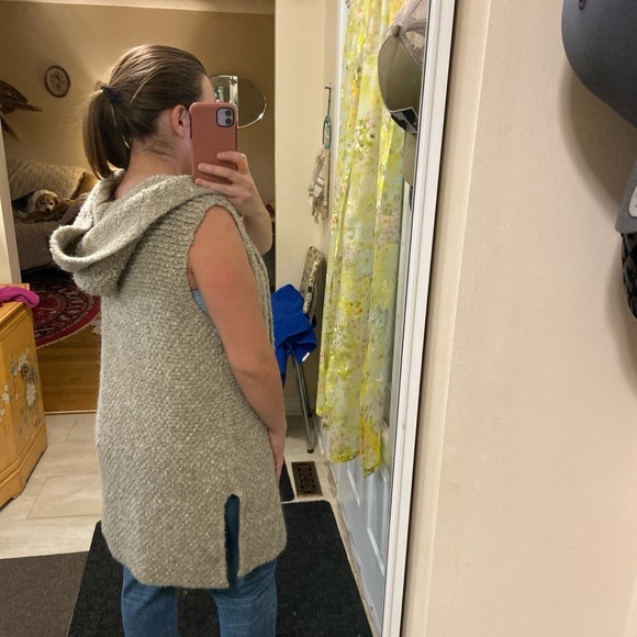 Grey Oversized Knit Sweater Vest by Zara - Picture 6 of 7